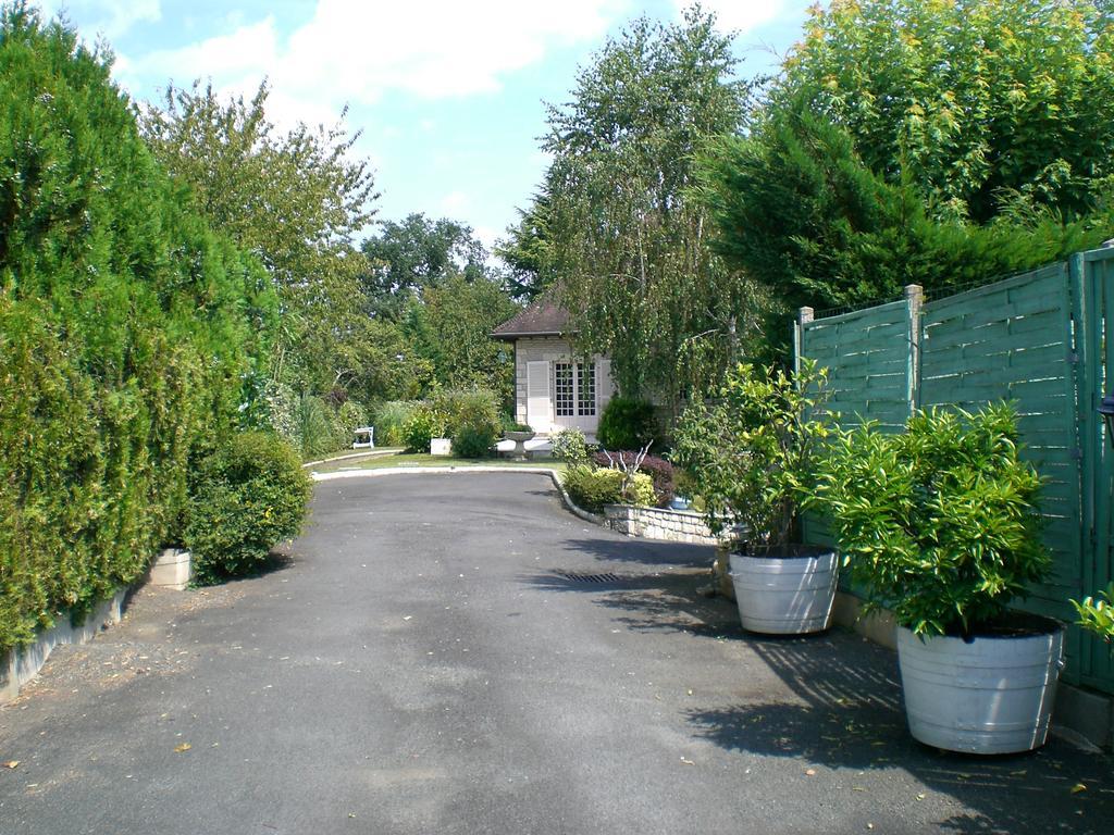 Chambres D'Hotes Le Clos Des Senteurs Malemort Exterior photo